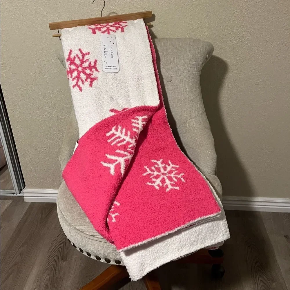 Nicole Miller Christmas Snowflake Viral Blanket!